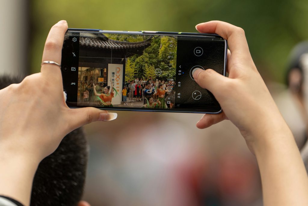 AI in daily life improving smartphone camera performance