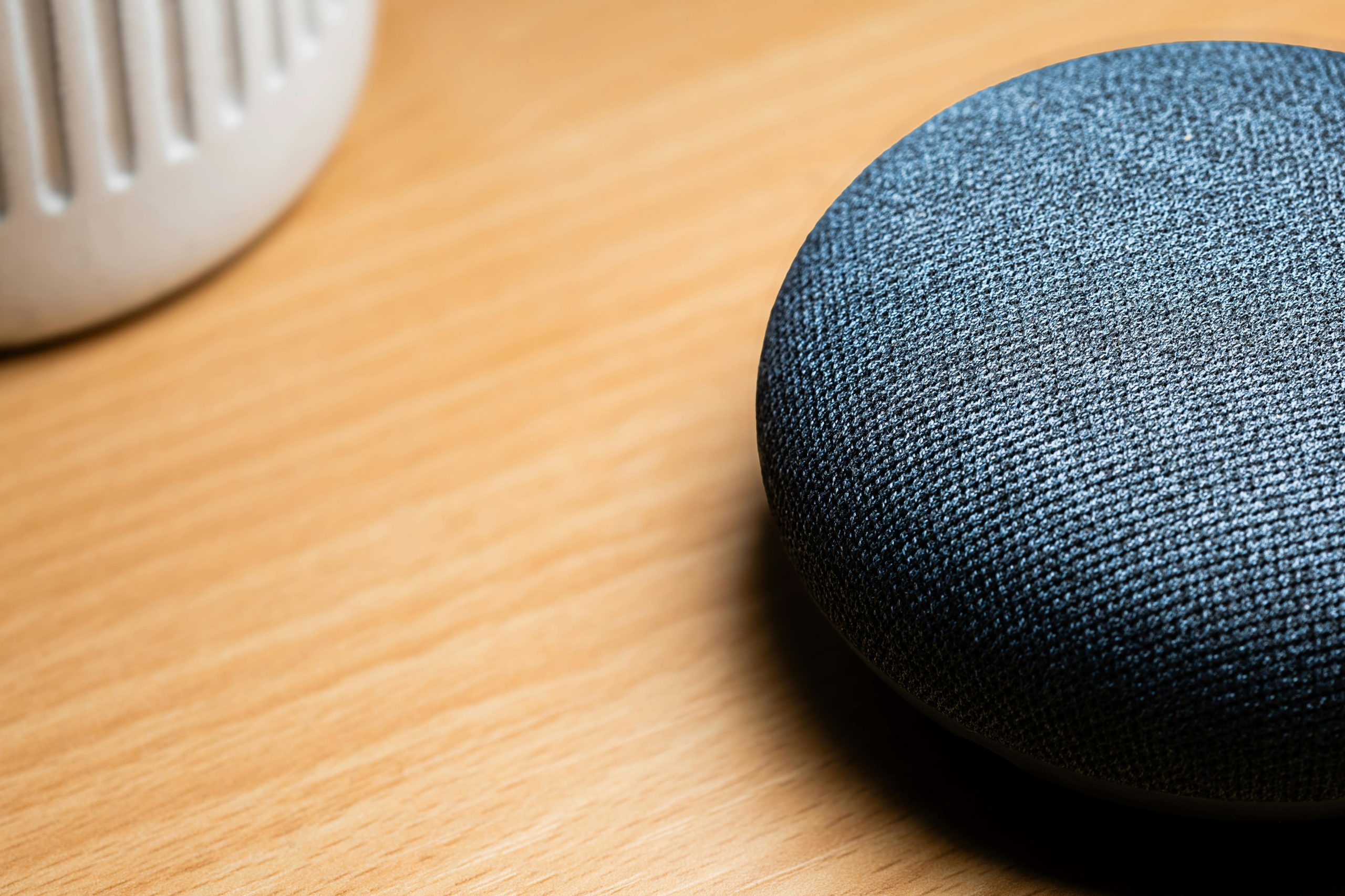 how voice assistants work through a smart speaker in daily home use