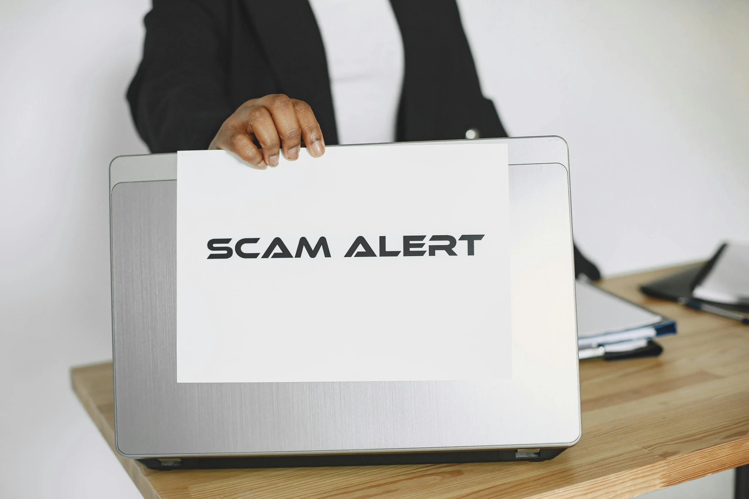 urgent pop-up message often used in fake tech support scams