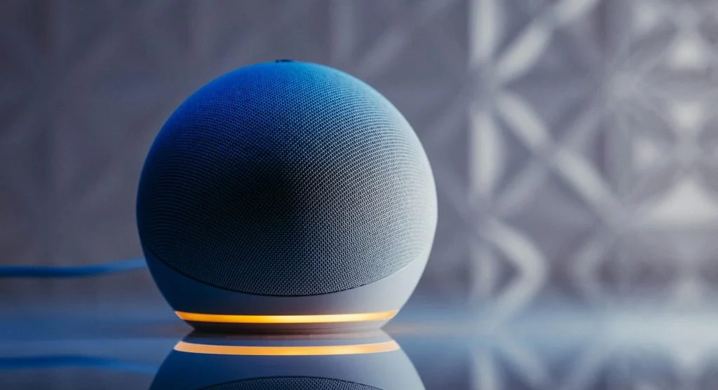 How AI Voice Assistants Answer Questions and What Shapes the Replies
