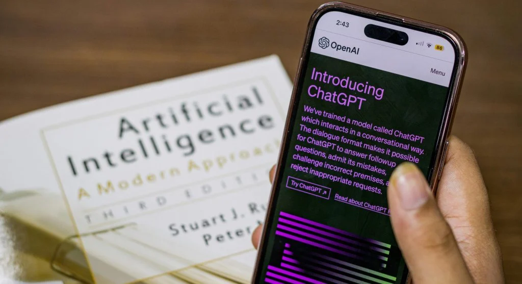 Diagram explaining what on-device AI means through local phone processing
