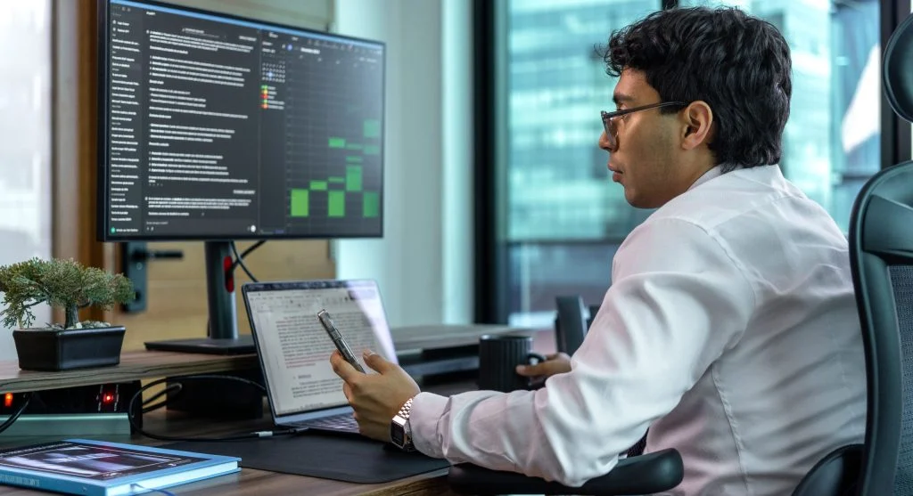 Enabling work focus mode before starting a task at a desk