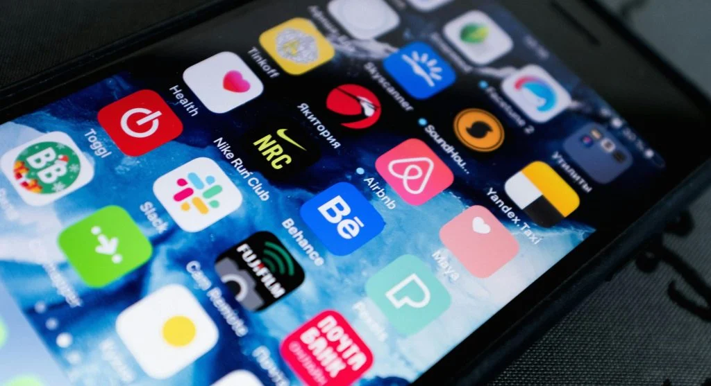 smoother app restart after a user clears app cache on a phone