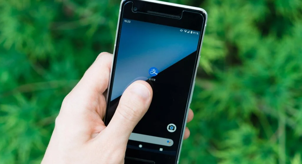 user trying to tell if a phone is overheating during simple use