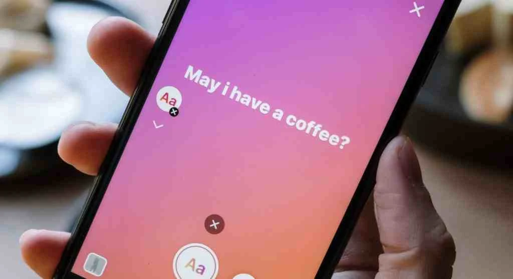 Everyday translation app showing original text and translated output